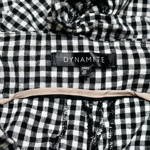 Dynamite's Women Checkered Black and White Shorts with Belt, size Extra Small - Picture 5 of 10